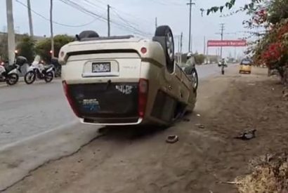 Barranca: Sujeto robó camioneta pero terminó volcando el vehículo
