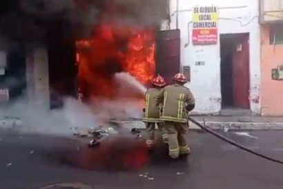 Dantesco incendio consume mercado de Huacho.