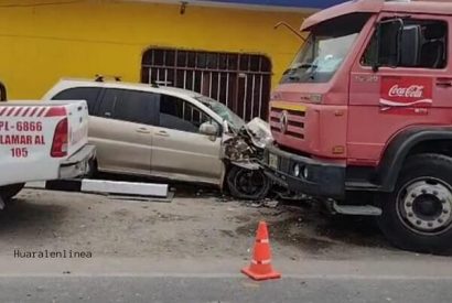 Auto impacta contra vehículo repartidor de gaseosas en Quepepampa