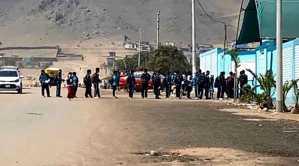 Delincuentes armados asaltan escolares cerca a su colegio en Chancay