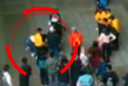 Nueva modalidad de robo Mujeres acusan de ladrón a joven, lo agreden y luego le quitan sus pertenencias.