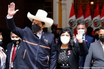 Denuncian presunto plagio en tesis del presidente Pedro Castillo y su esposa