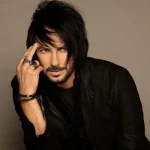 Beto Cuevas prepara concierto Unplugged a 20 años del show de La Ley para MTV