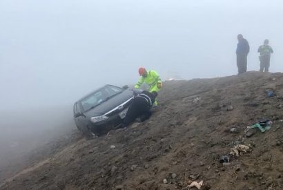 Huaral: Familia salva de morir tras despiste de auto en Pasamayo.
