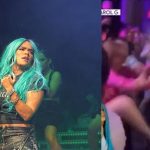 Fans de agarraron a golpes en el concierto de Karol G en México.