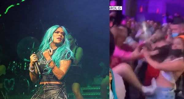 Fans de agarraron a golpes en el concierto de Karol G en México.
