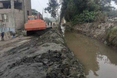 Huaral: Limpian canal de riego San Juan que afectaba a pobladores con desbordes.