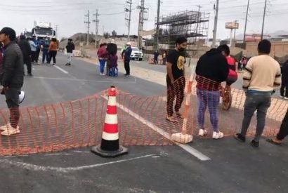Pobladores de «Los Álamos» bloquearon la vía Panamericana Norte en protesta de Cosco Shipping.
