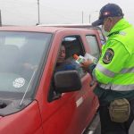 Policía de carretera y Norvial realizan operativo en la Variante de Pasamayo para orientar a los conductores.