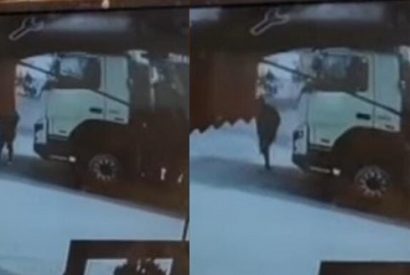 Joven fue atropellado por volquete, cámara de videovigilancia captó impactante momento.