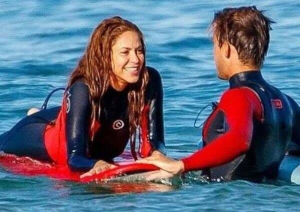 Captan a Shakira con un hombre apuesto de vacaciones en Miami.