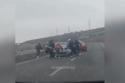 Huaral: Asaltan auto con una familia en plena Variante de Pasamayo