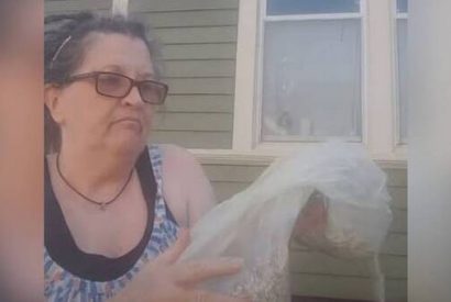 Arrojó las cenizas de su esposo a la basura Por todas las veces que me pateó