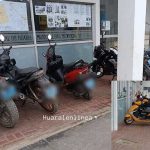Atrio de la municipalidad de Huaral convertido en una playa de estacionamiento de motos