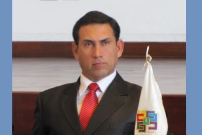 Profesora denuncia que gestión de Javier Alvarado les debe 6 meses de sueldo