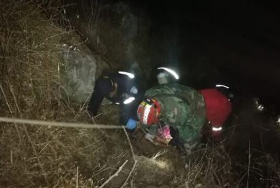 Tragedia 7 miembros de una familia murieron al volcar el vehículo a un abismo en Huayopampa.