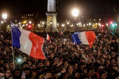 Miles de fanáticos reciben a la selección de Francia tras caer en la final del Qatar 2022